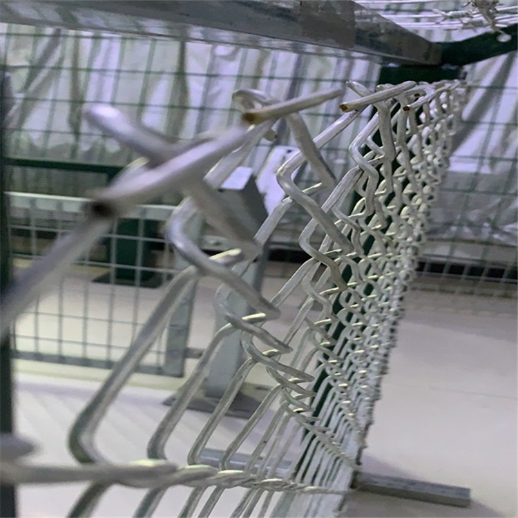 鋁包鋼機(jī)場圍界案例展示圖片4 鋁包鋼機(jī)場圍界案例展示圖片4