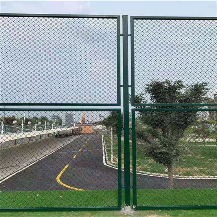 高爾夫練習(xí)球場圍網(wǎng)圖片2 高爾夫練習(xí)球場圍網(wǎng)圖片2
